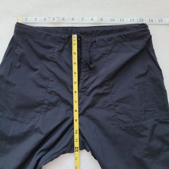 Vintage Active Cropped Pants 19" Inseam | Ladies Small black EUC - Picture 2 of 14
